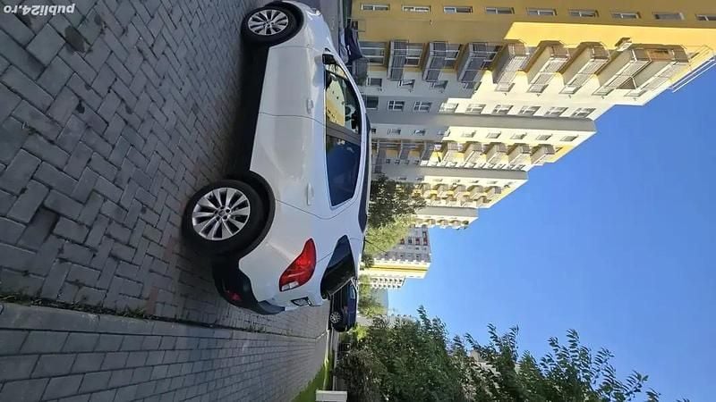 Alb Utilizat 2016 Opel Mokka SUV | 10.000 EUR (Preț OK) - Imagine 1/4