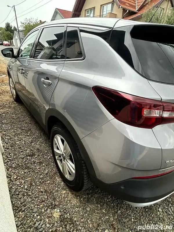 Second-hand Opel Grandland X 130 CP (95 kW) 2020 Argintiu SUV