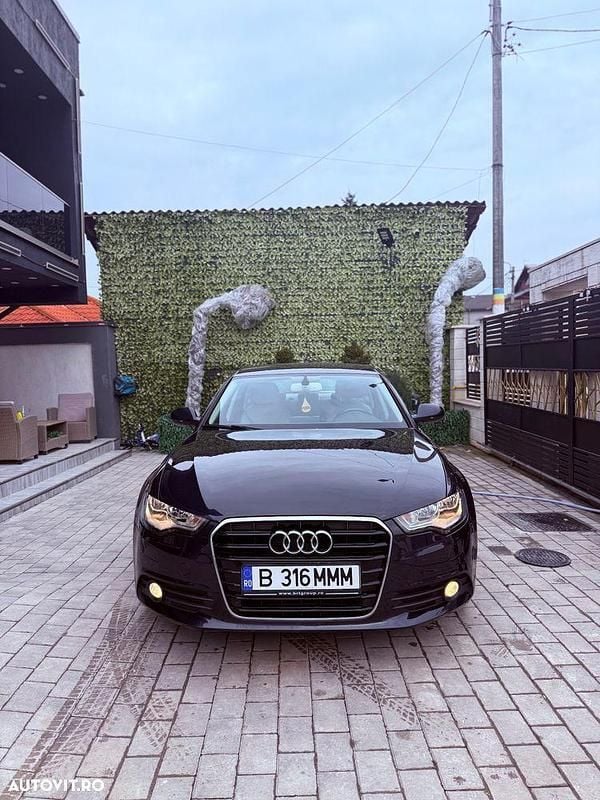 Second-hand Audi A6 313 CP (230 kW) 2013 Culoarealbastru Berlinǎ