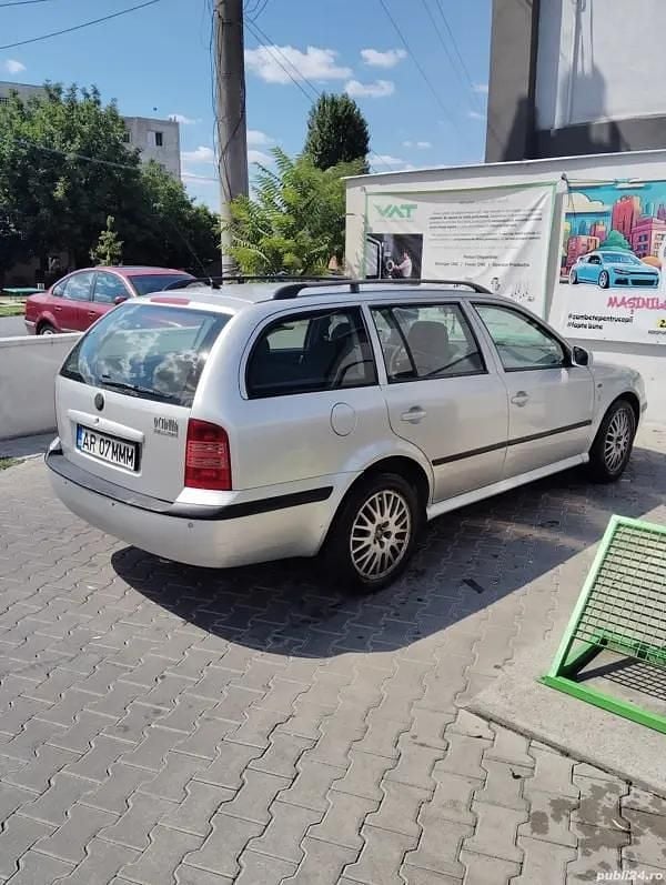 Utilizat 2003 Skoda Octavia Berlinǎ | 800 EUR (Super Preț) - Imagine 1/4