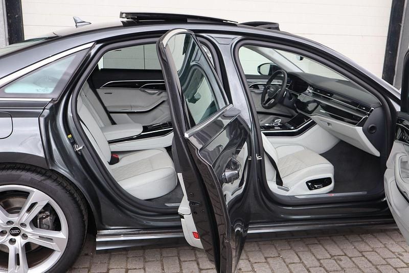 Utilizat 2023 Audi A8 Exclusive Berlinǎ | 81.641 EUR - Imagine 1/1