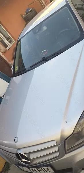 Utilizat 2012 Mercedes 220 Berlinǎ | 6.000 EUR - Imagine 1/3