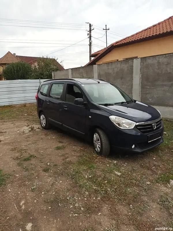 Utilizat 2013 Dacia Lodgy Monovolum | 3.850 EUR (Preț bun) - Imagine 1/4