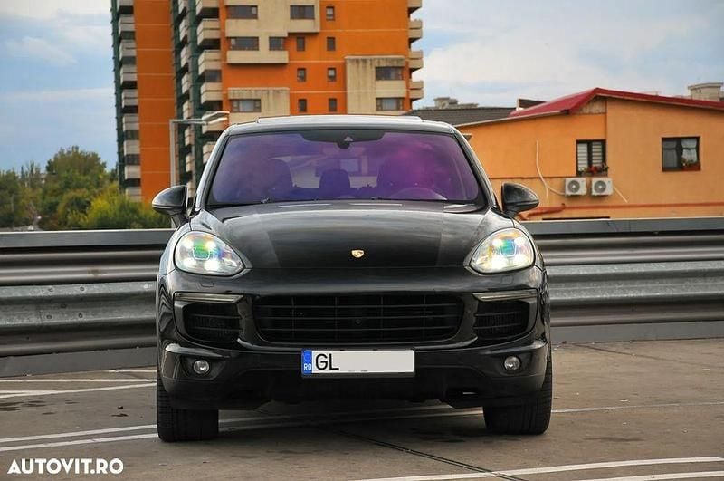 Second-hand Porsche Cayenne 262 CP (192 kW) 2016 Culoarenegru SUV