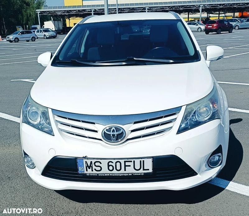 Alb Utilizat 2012 Toyota Avensis Break | 4.850 EUR (Preț bun) - Imagine 1/4