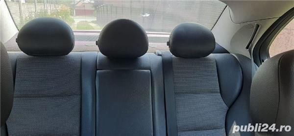 Second-hand Mercedes 220 150 CP (110 kW) 2006 Berlinǎ