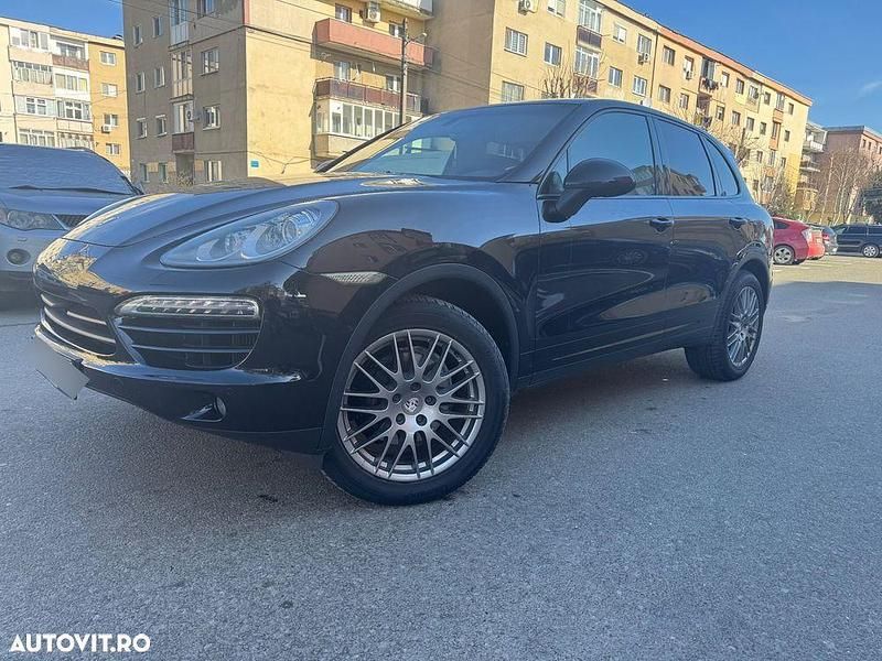 Second-hand Porsche Cayenne 245 CP (180 kW) 2012 Culoarenegru SUV