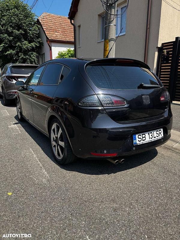 Culoarenegru Utilizat 2007 Seat Leon Sport Hatchback | 3.999 EUR (Puțin scump) - Imagine 1/4