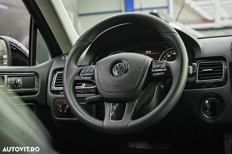 Second-hand VW Touareg 204 CP (150 kW) 2014 Culoarenegru SUV