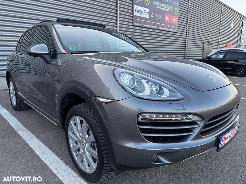 Second-hand Porsche Cayenne 245 CP (180 kW) 2012 Culoaregri SUV