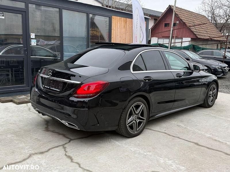 Second-hand Mercedes C220 AMG line 194 CP (142 kW) 2019 Culoarenegru Berlinǎ