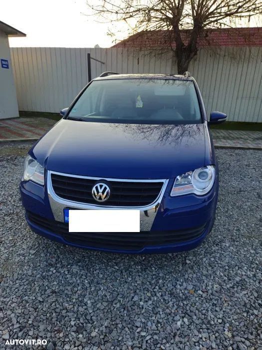 Albastru Utilizat 2010 VW Touran Trendline Monovolum | 4.300 EUR (Preț bun) - Imagine 1/4