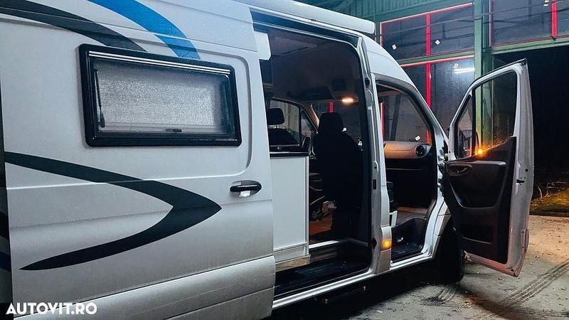 Second-hand Mercedes Sprinter 163 CP (119 kW) 2021 Culoarealb Van