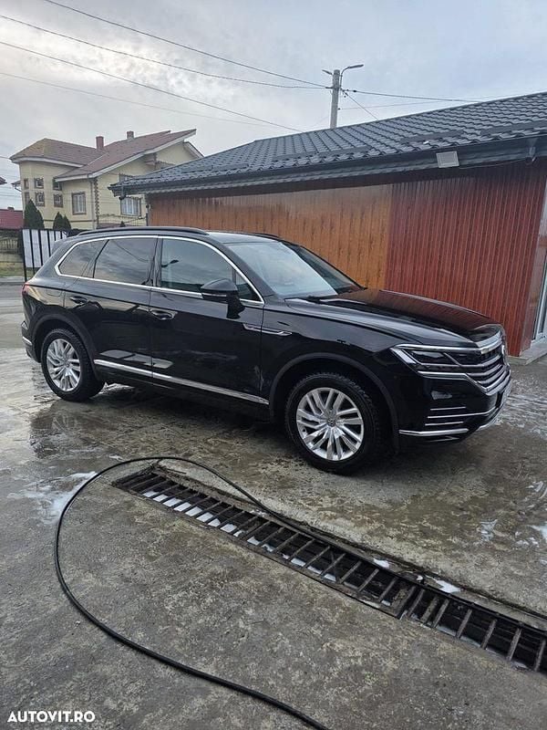 Second-hand VW Touareg 286 CP (210 kW) 2019 Culoarenegru SUV