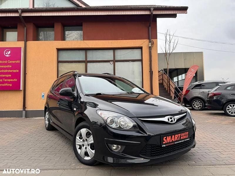 Negru Utilizat 2010 Hyundai i30 Break | 3.490 EUR (Preț OK) - Imagine 1/4