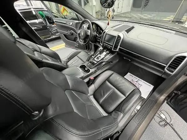 Second-hand Porsche Cayenne 245 CP (180 kW) 2012 Maro SUV