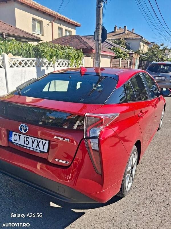 Culoarerosu Utilizat 2016 Toyota Prius Luna Hatchback | 12.700 EUR (Preț OK) - Imagine 1/4