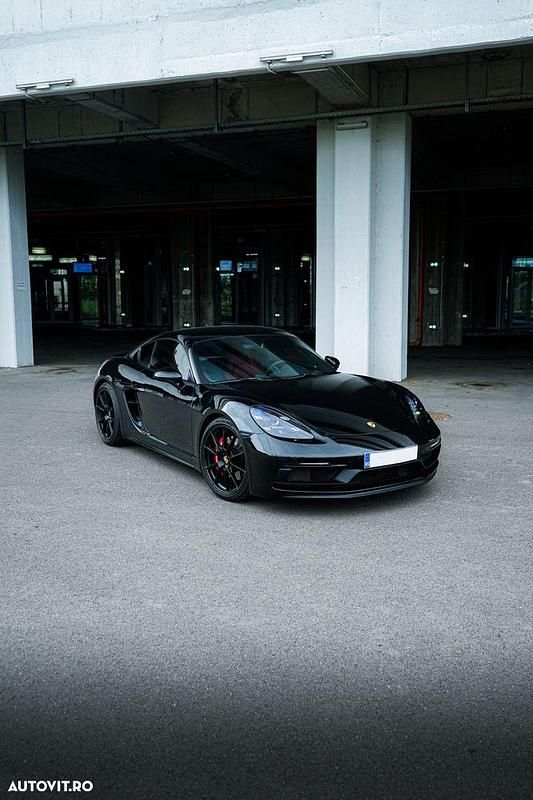 Culoarenegru Utilizat 2024 Porsche 718 Cayman Coupe | 99.500 EUR - Imagine 1/4