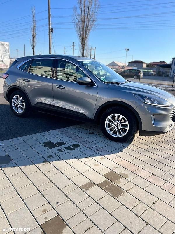 Second-hand Ford Kuga Cool & Connect 190 CP (139 kW) 2020 Culoaregri SUV