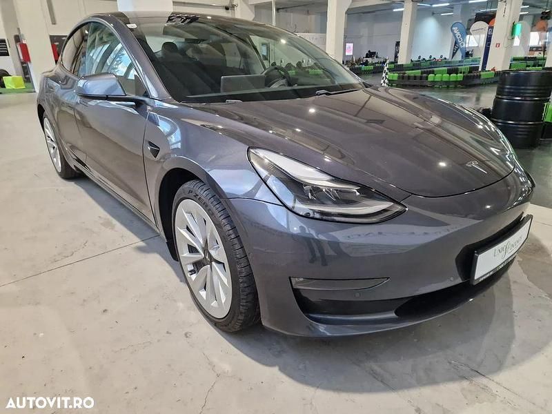 Second-hand Tesla Model 3 365 kW (497 CP) 2021 Culoaregri Berlinǎ