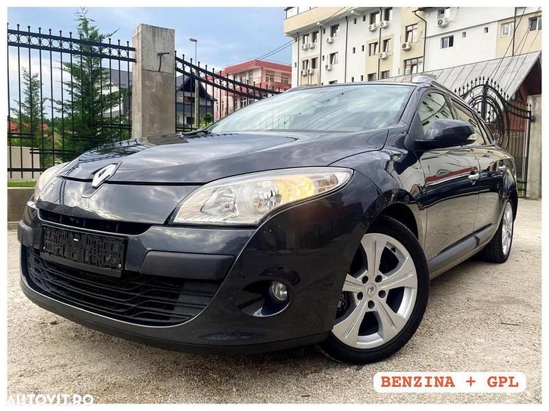 Gri Utilizat 2010 Renault Mégane GrandTour Dynamique Break | 4.500 EUR (Puțin scump) - Imagine 1/4