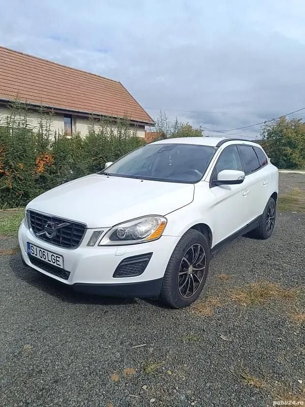 Utilizat 2011 Volvo XC60 SUV | 7.000 EUR (Preț bun) - Imagine 1/4