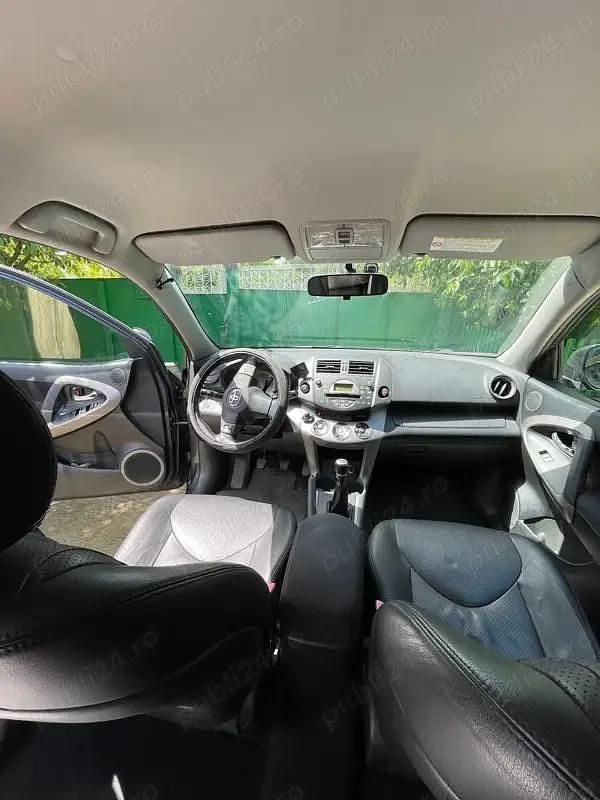 Negru Utilizat 2007 Toyota RAV4 SUV | 3.950 EUR (Preț OK) - Imagine 1/4