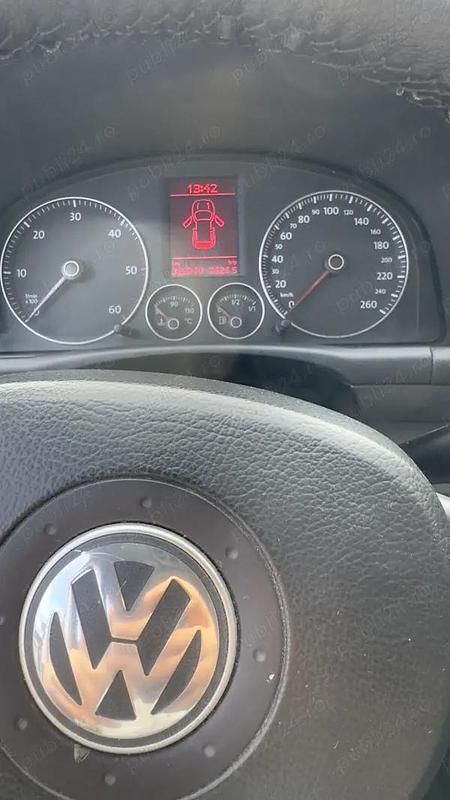 Utilizat 2005 VW Touran Monovolum | 2.400 EUR (Preț OK) - Imagine 1/4