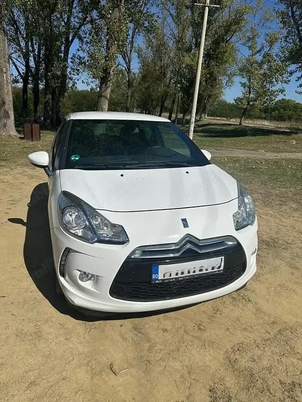 Alb Utilizat 2010 Citroën DS3 Hatchback | 4.000 EUR - Imagine 1/4