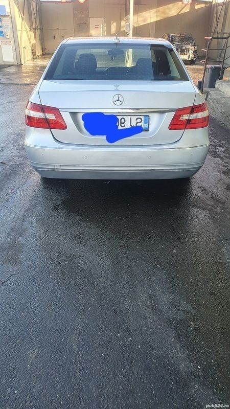 Utilizat 2010 Mercedes E250 Berlinǎ | 7.400 EUR - Imagine 1/4