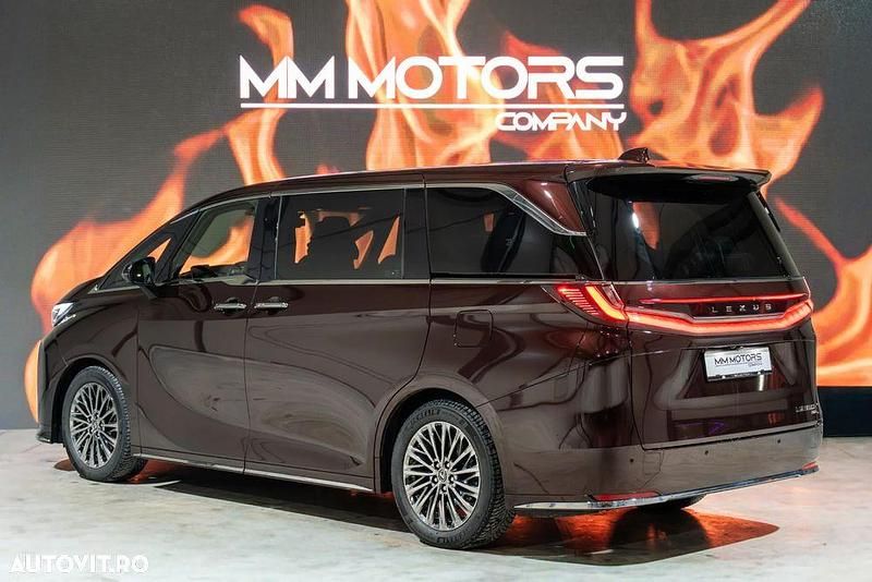 Second-hand Lexus LM350h Luxury Line 251 CP (184 kW) 2025 Culoarerosu Monovolum