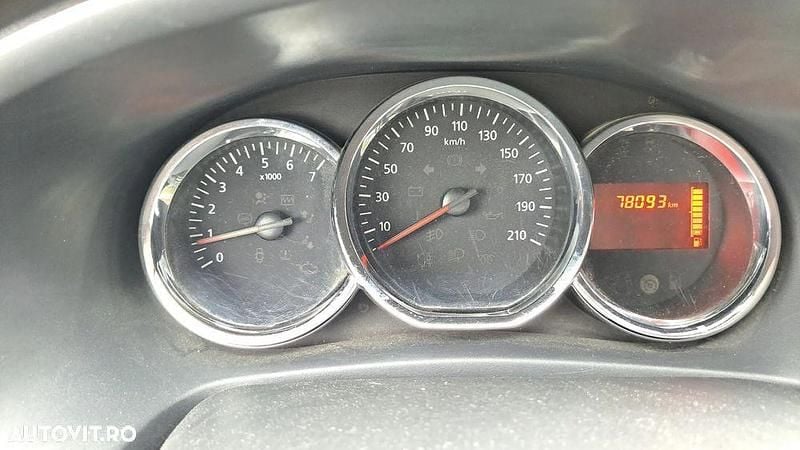 Culoarealb Utilizat 2015 Dacia Logan Prestige Berlinǎ | 7.200 EUR (Preț OK) - Imagine 1/4