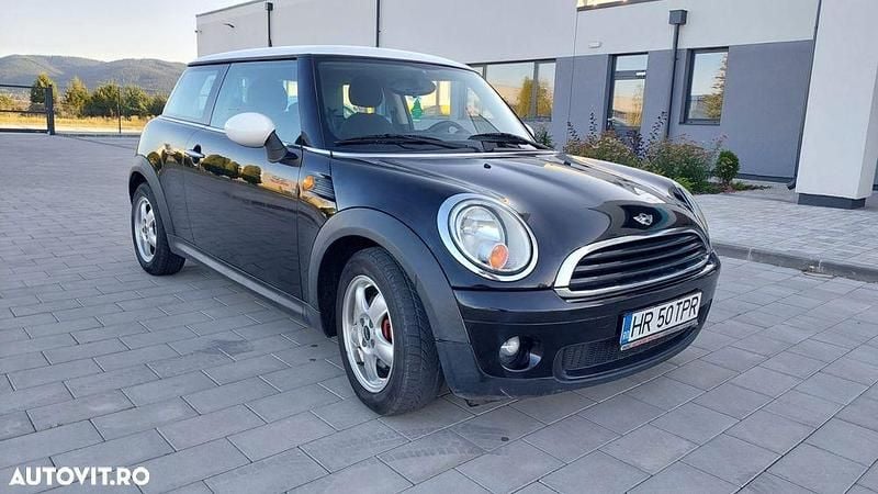 Culoarenegru Utilizat 2009 Mini ONE Hatchback | 3.750 EUR (Preț OK) - Imagine 1/4