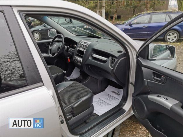 Second-hand Kia Sportage 140 CP (102 kW) 2005 Bej SUV