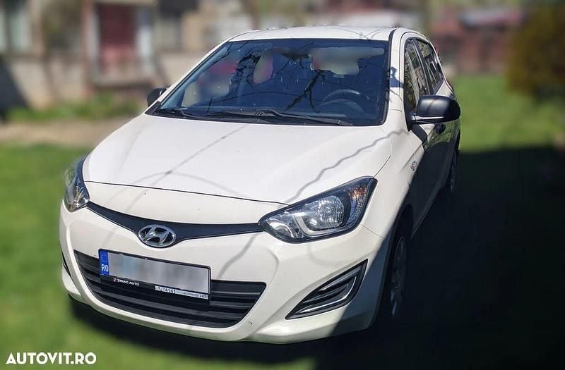 Culoarealb Utilizat 2013 Hyundai i20 Comfort | 3.500 EUR (Super Preț) - Imagine 1/4
