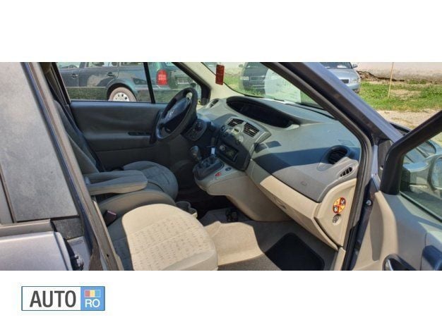 Second-hand Renault Scénic II 126 CP (92 kW) 2006 Gri Monovolum
