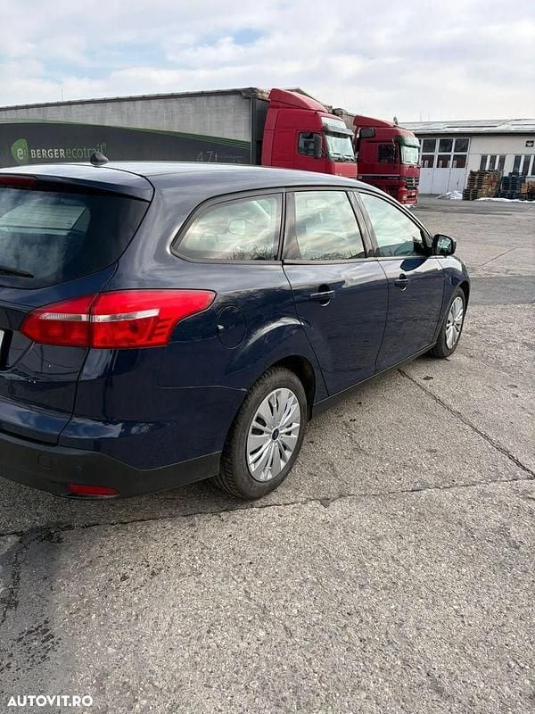 Second-hand Ford Focus 120 CP (88 kW) 2018 Culoarealbastru Berlinǎ