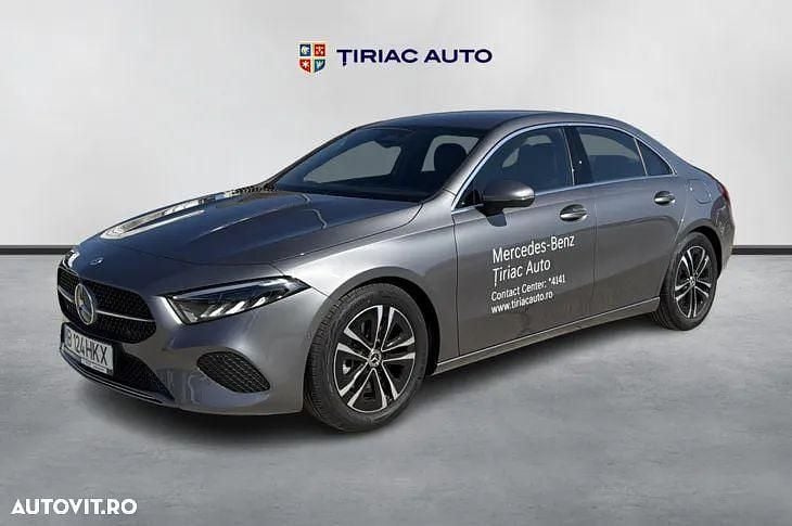 Culoaregri Utilizat 2024 Mercedes A180 Hatchback | 32.932 EUR (Preț OK) - Imagine 1/4