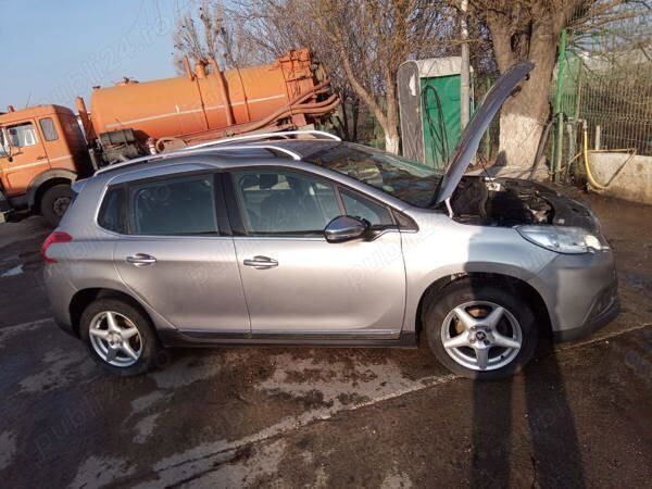 Argintiu Utilizat 2015 Peugeot 2008 SUV | 6.500 EUR (Preț OK) - Imagine 1/4