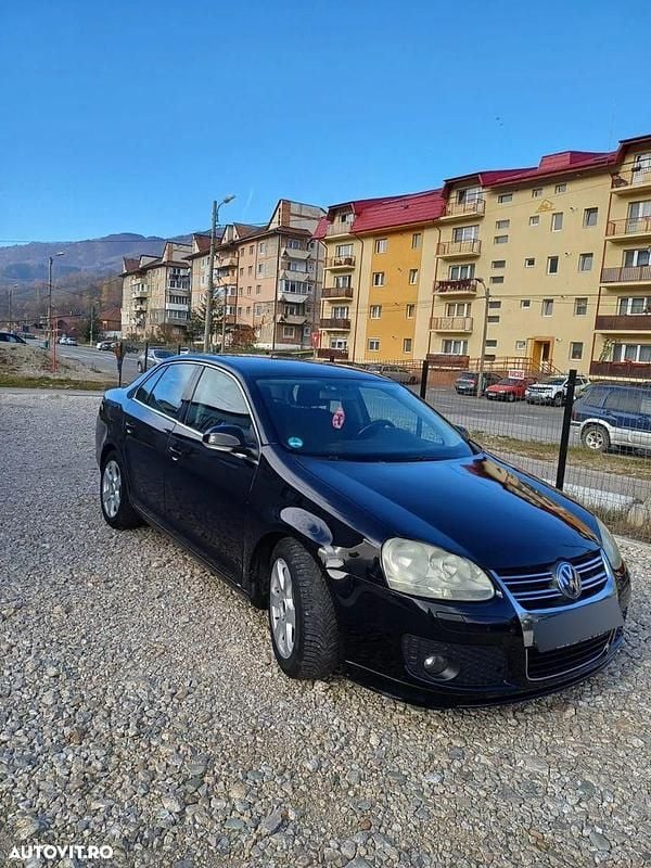 Culoarenegru Utilizat 2006 VW Jetta Berlinǎ | 2.199 EUR (Preț OK) - Imagine 1/4