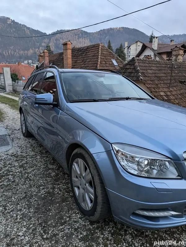 Utilizat 2010 Mercedes 220 Berlinǎ | 8.500 EUR - Imagine 1/3