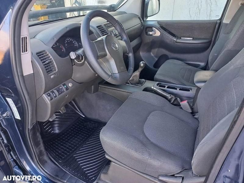 Second-hand Nissan Navara 171 CP (125 kW) 2012 Culoarealbastru Pickup