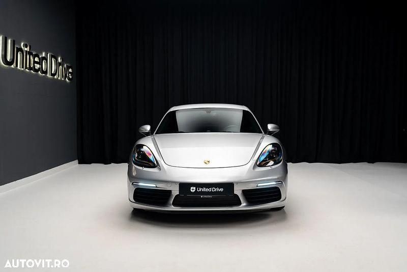 Second-hand Porsche Cayman 300 CP (220 kW) 2024 Culoareargint Coupe