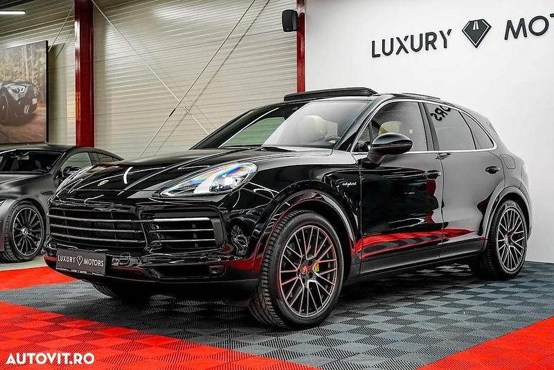 Culoarenegru Utilizat 2020 Porsche Cayenne SUV | 59.992 EUR - Imagine 1/4