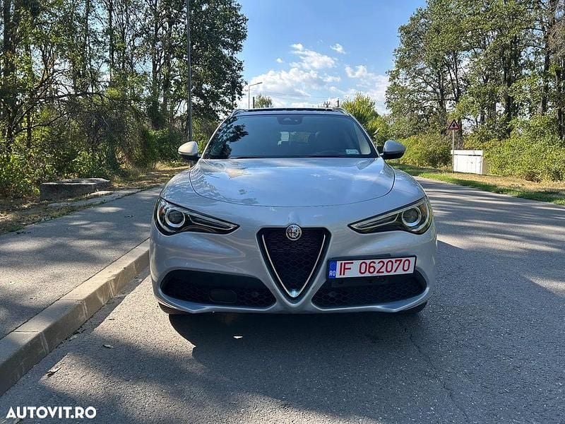 Culoareargint Utilizat 2020 Alfa Romeo Stelvio Ti SUV | 28.900 EUR (Preț OK) - Imagine 1/4
