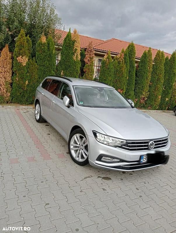 Culoaregri Utilizat 2020 VW Passat Business Break | 16.300 EUR (Preț OK) - Imagine 1/4