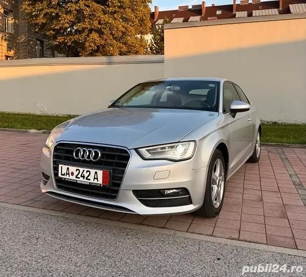 Argintiu Utilizat 2013 Audi A3 Hatchback | 6.950 EUR (Preț bun) - Imagine 1/4