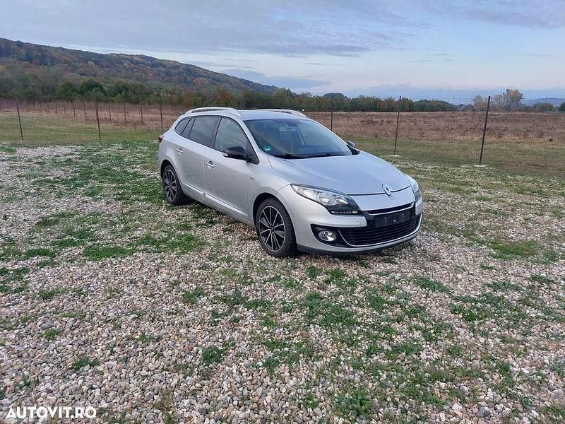 Culoareargint Utilizat 2013 Renault Mégane GrandTour Bose Edition Break | 5.600 EUR (Preț OK) - Imagine 1/4