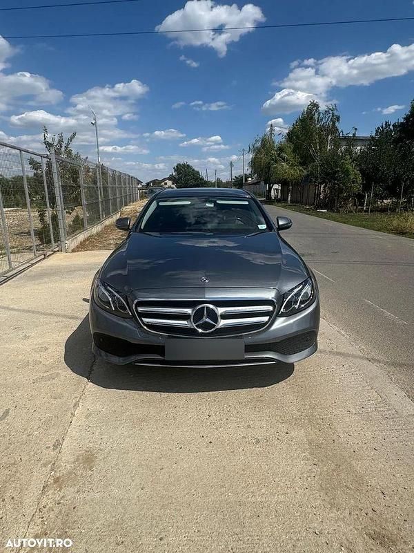 Culoaregri Utilizat 2019 Mercedes E200 Berlinǎ | 5.500 EUR - Imagine 1/4