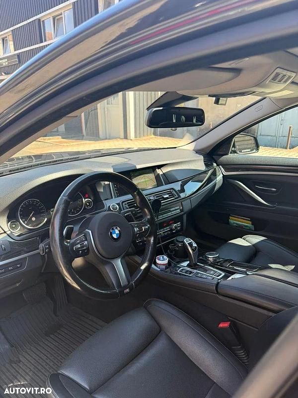 Negru Utilizat 2016 BMW 530 Comfort Edition Berlinǎ | 23.900 EUR (Puțin scump) - Imagine 1/4